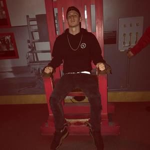 Meet your Posher, Travis